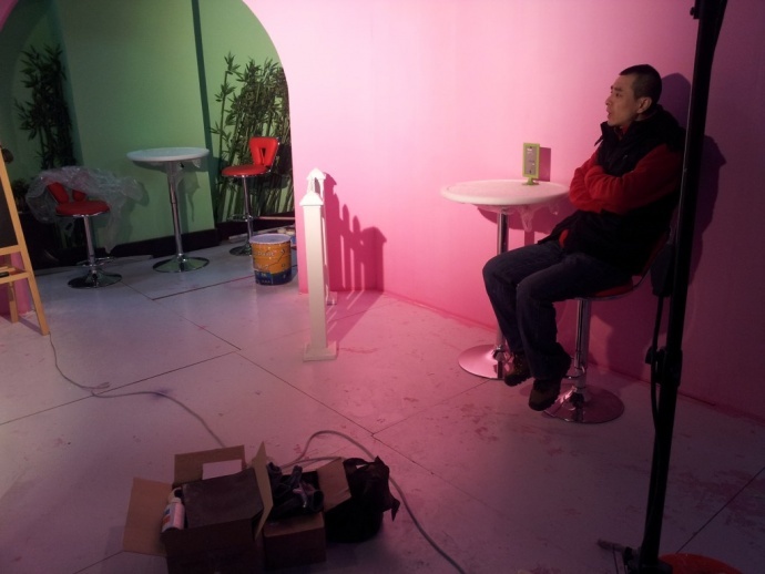 《开心球场》从无到有.感谢!出品人岳宝柱、王亚娟，制片人岳千荷，制片主任高志春，导演魏冬雷，摄影赵迪，外联制片刘传江，美术王彤，后期制作兰健等奋战在第一线上的兄弟姐妹们！We can Do it！