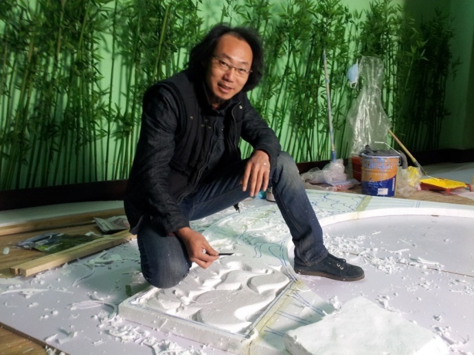 《开心球场》从无到有.感谢!出品人岳宝柱、王亚娟，制片人岳千荷，制片主任高志春，导演魏冬雷，摄影赵迪，外联制片刘传江，美术王彤，后期制作兰健等奋战在第一线上的兄弟姐妹们！We can Do it！