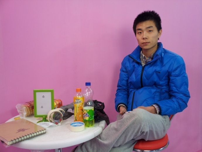 《开心球场》从无到有.感谢!出品人岳宝柱、王亚娟，制片人岳千荷，制片主任高志春，导演魏冬雷，摄影赵迪，外联制片刘传江，美术王彤，后期制作兰健等奋战在第一线上的兄弟姐妹们！We can Do it！