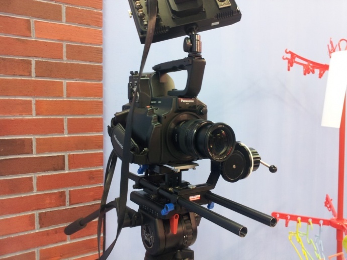 《开心球场》从无到有.感谢!出品人岳宝柱、王亚娟，制片人岳千荷，制片主任高志春，导演魏冬雷，摄影赵迪，外联制片刘传江，美术王彤，后期制作兰健等奋战在第一线上的兄弟姐妹们！We can Do it！