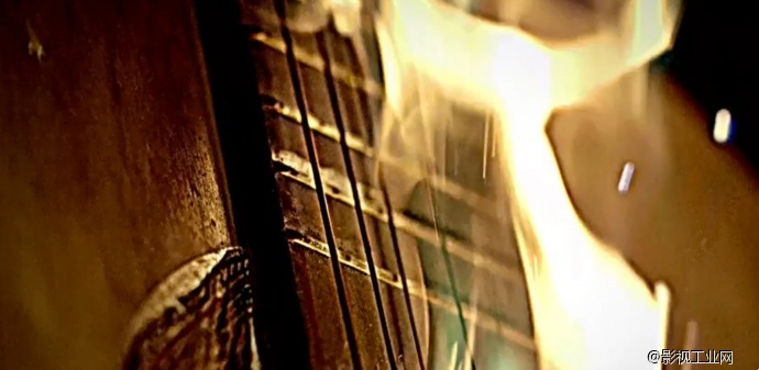 调色大神看这里，国外近期mv这种质感被多次使用。