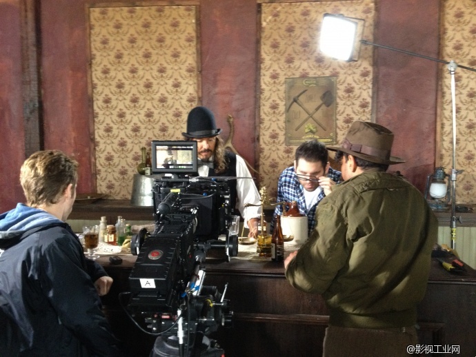 都市生活拍微电影LED影视灯光的运用