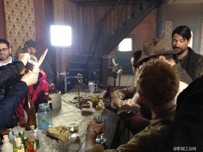 都市生活拍微电影LED影视灯光的运用