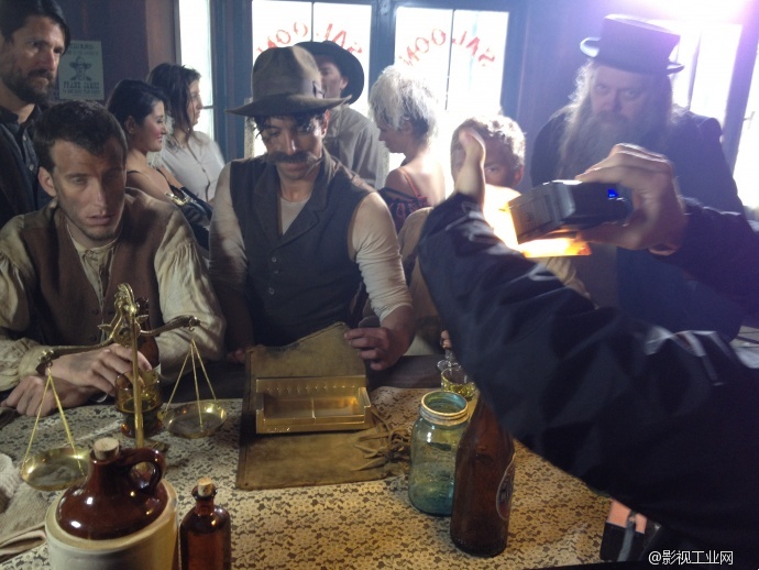 都市生活拍微电影LED影视灯光的运用