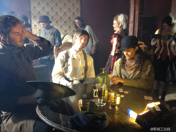 都市生活拍微电影LED影视灯光的运用