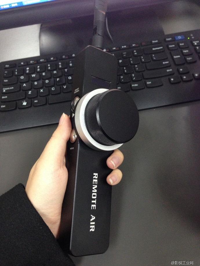 终于等到了～新买的无线跟焦器～爽一下！