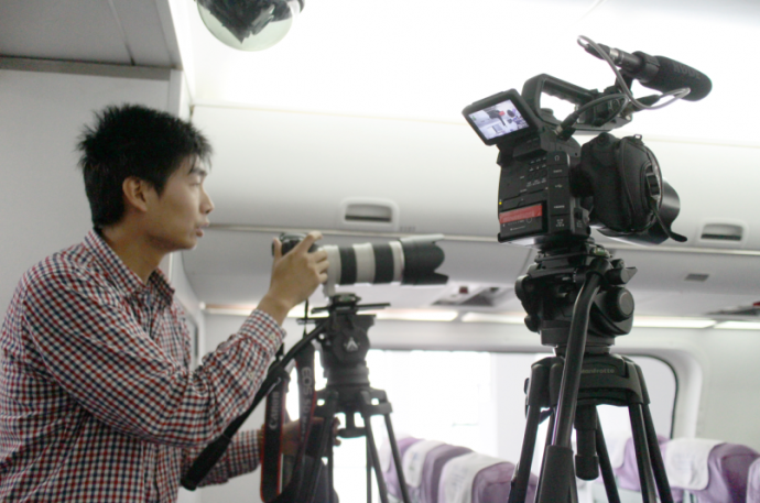 狭小空间C100记录光明顶上的空姐风姿 ——专访光合溢美主创摄像师吴昊