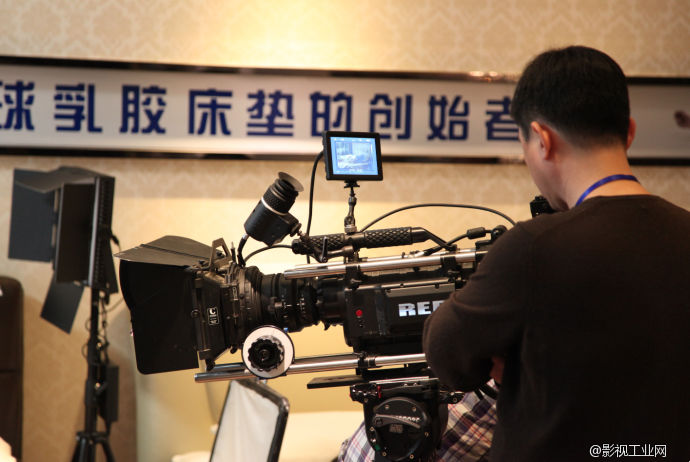 “佳宝乳业”广告拍摄片场