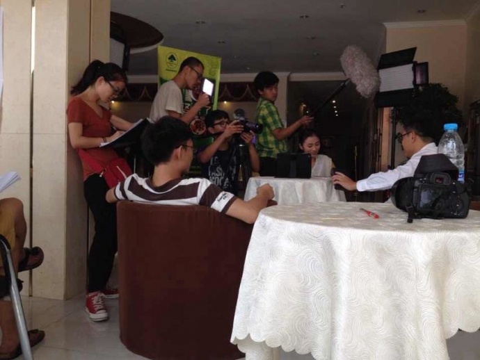 开拍吧影视工作室剧照。一个个怀揣着对电影的热爱，努力奋斗的青年们！总有一天你们会创出属于自己的一片天空。有梦想的人永远都是伟大的！