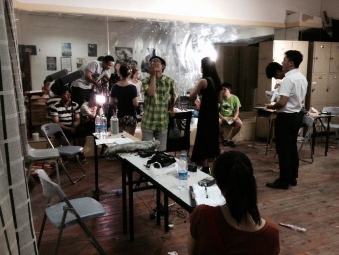 开拍吧影视工作室剧照。一个个怀揣着对电影的热爱，努力奋斗的青年们！总有一天你们会创出属于自己的一片天空。有梦想的人永远都是伟大的！