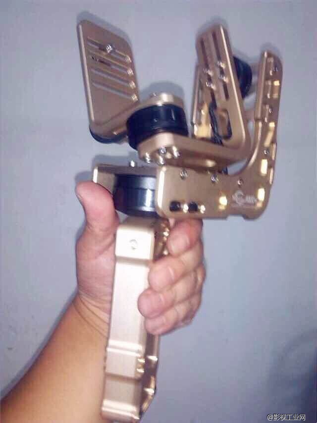 星云4000土豪金限量版震憾上市，武汉菲曼斯影视器材有限公司独家首发，需要的朋友请尽快联系我哦，特价3280元RMB,联系我有惊喜！