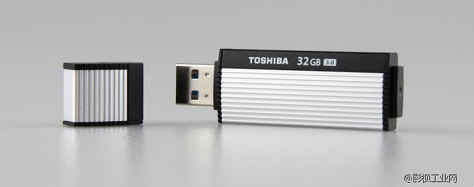 东芝（TOSHIBA）尊闪系列 U盘TransMemory EX 64G USB3.0 超高速 读220M写94M