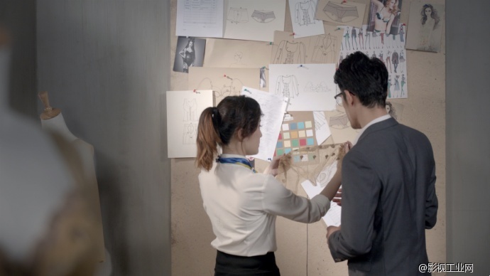 营造契合主题的氛围