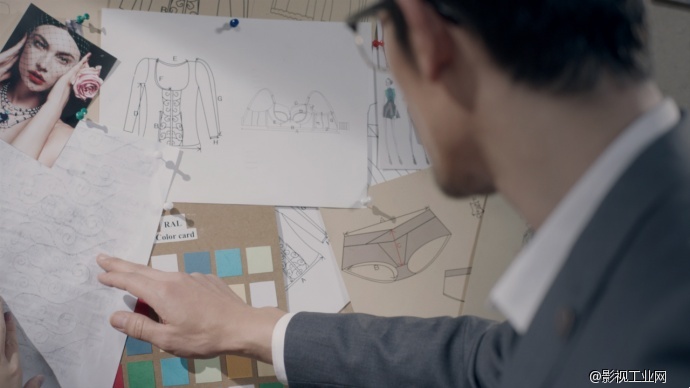 营造契合主题的氛围