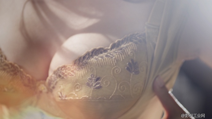 营造契合主题的氛围