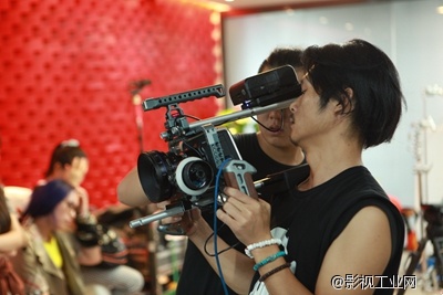 不要裤子的高级黑-《高级黑》制作手记第一话