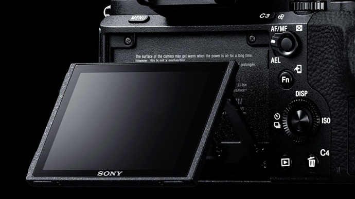 Sony 正式发布新机 A7II，主打五轴防震、混合式 AF、改良机身设计