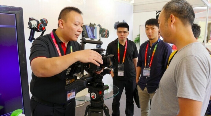 小展台大震撼—Wenpod华丽亮相上海电影节