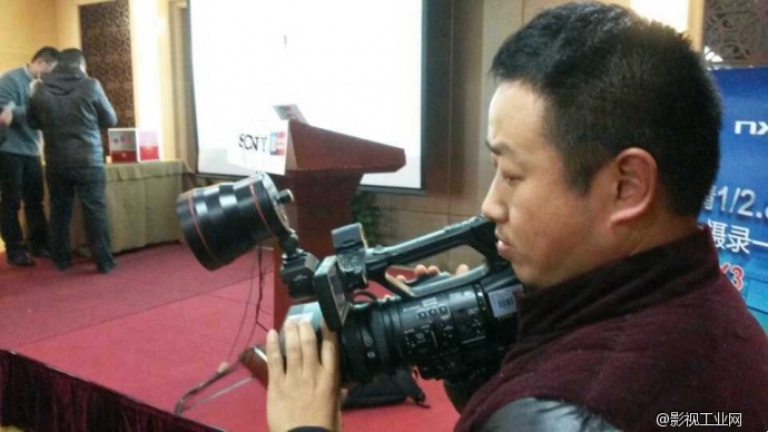 ADX-3216A电池红圈新闻与索尼NX3摄像机完美结合,相得益彰,天作之合
