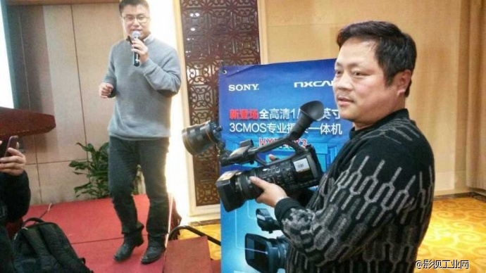 ADX-3216A电池红圈新闻与索尼NX3摄像机完美结合,相得益彰,天作之合