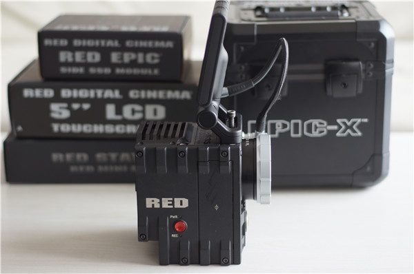 特价出全套RED EPIC-X 5K 电影摄影机，只要126000元