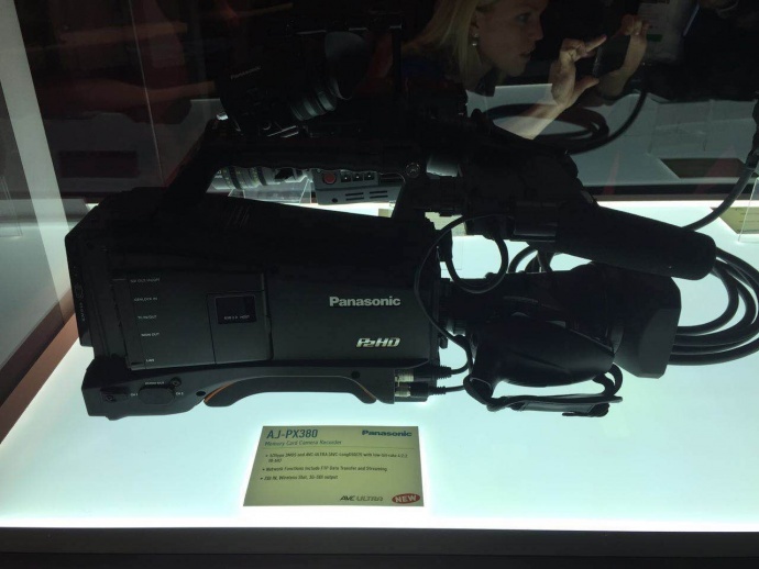【直达松下·NAB快车】松下发布为新闻业务量身打造的AJ-PX380 1/3英寸AVC-ULTRA 型肩扛摄像机