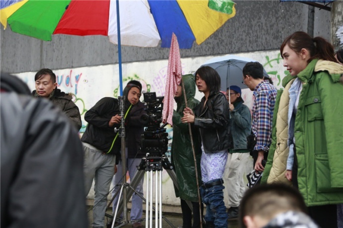 中国首部大型”黑洞“喜剧《撒野吧》创作笔记　打造中国新式喜剧 填补喜剧市场空缺