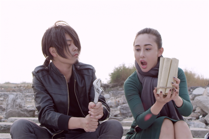 中国首部大型”黑洞“喜剧《撒野吧》创作笔记　打造中国新式喜剧 填补喜剧市场空缺