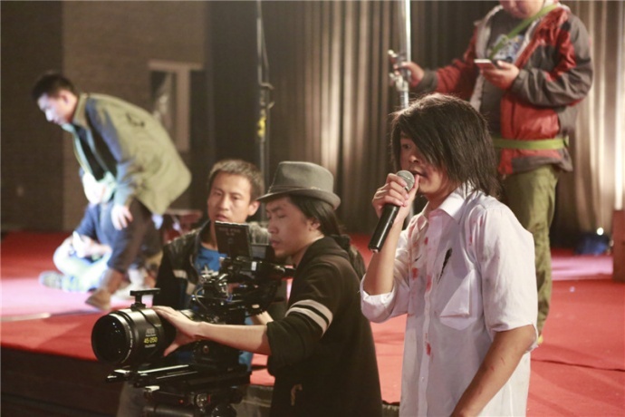 中国首部大型”黑洞“喜剧《撒野吧》创作笔记　打造中国新式喜剧 填补喜剧市场空缺