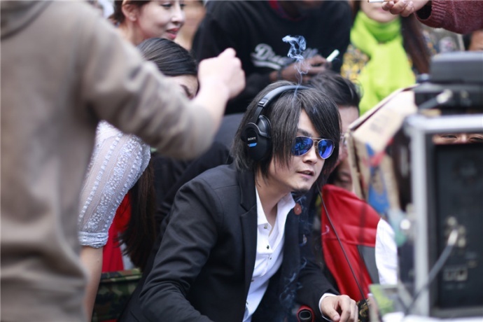 中国首部大型”黑洞“喜剧《撒野吧》创作笔记　打造中国新式喜剧 填补喜剧市场空缺