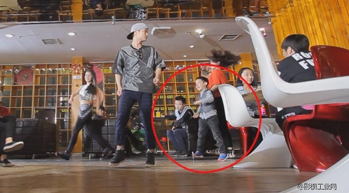 兰州鼎域视纪第一次发布：《2015兰州最值得炫耀的生活》——舞动金牛街