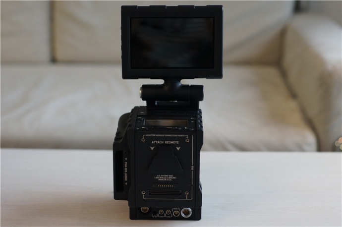 出4套二手RED EPIC-X 5K 电影摄影机，行货现货，最低只要135000元，双机购买送机身套件。