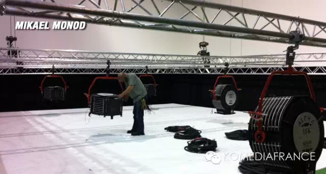 先看看老外怎么样玩“斯坦尼康”，“M10”以及“鱼钩背心”