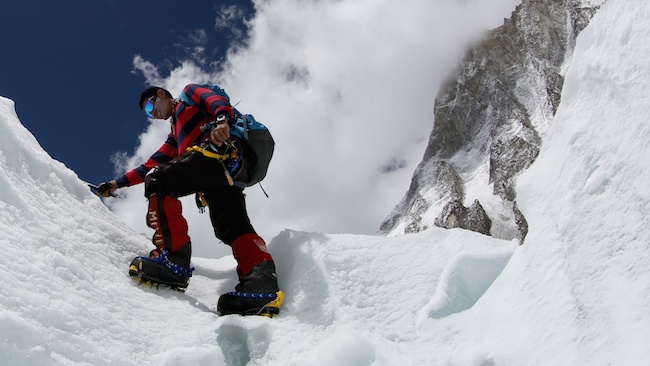 生为纪录片人：珠峰雪崩亲历者魏安杰讲述惊险时刻和高山纪录片创作