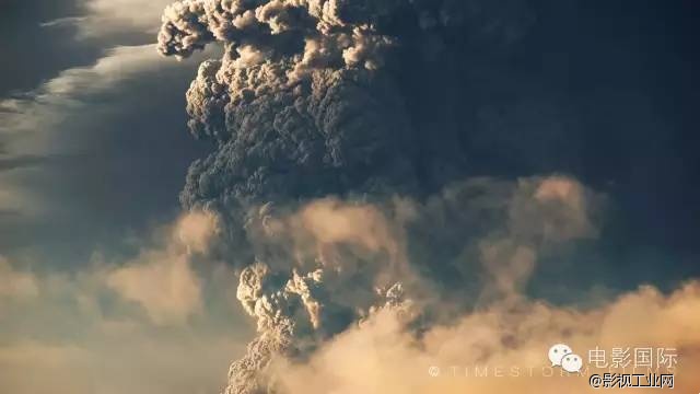 Amazzzzing!8K镜头延时拍摄的火山喷发
