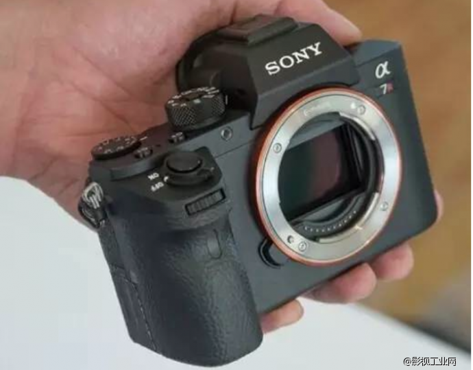 SONY 发布 4K内录全画幅 S-Log2 单反相机 A7R II