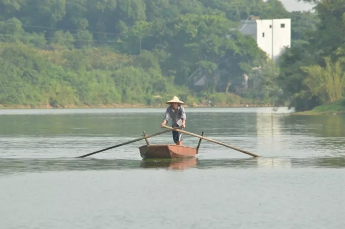 莲花湖湖上船家
