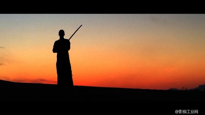 辞职拍片：三个大叔职员的冒险之旅！