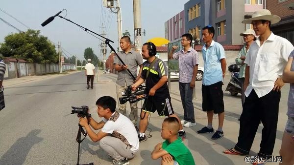 大型公益微电影《我们的新老师》开机