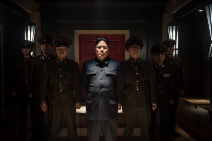 RED 8K WEAPON ON SET