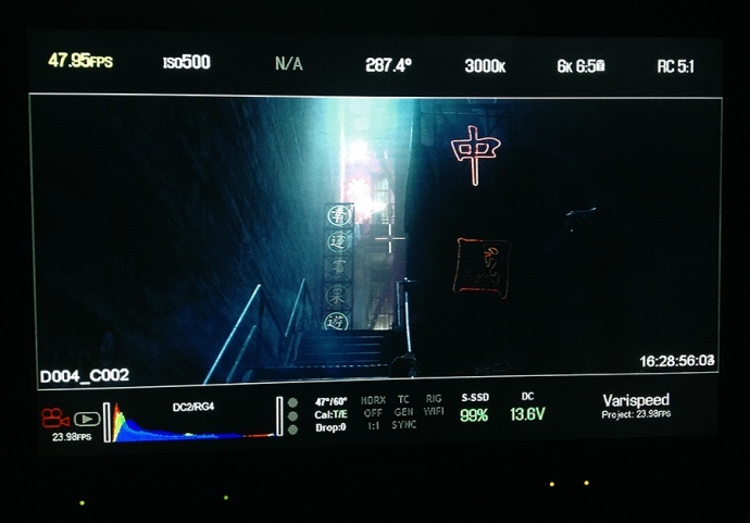 RED 8K WEAPON ON SET