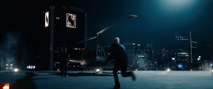 RED 8K WEAPON ON SET