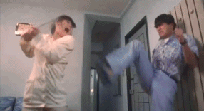 当时的香港电影女神们可能认为,只要不拍成龙那些