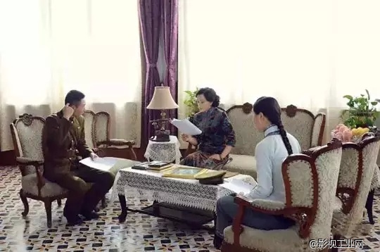 ​淘电影《大轰炸》刘晓庆剧照曝光 一袭旗袍炫出女人新风采