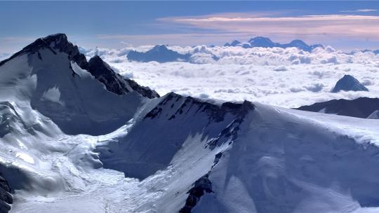 在世界之巅俯望大地 佳能专业器材拍摄《喜马拉雅天梯》