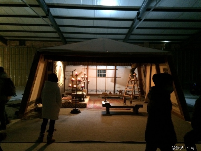 著名演员陈龙来我们影视基地拍广告啦!我们的工作人员也因参演而正式出道!