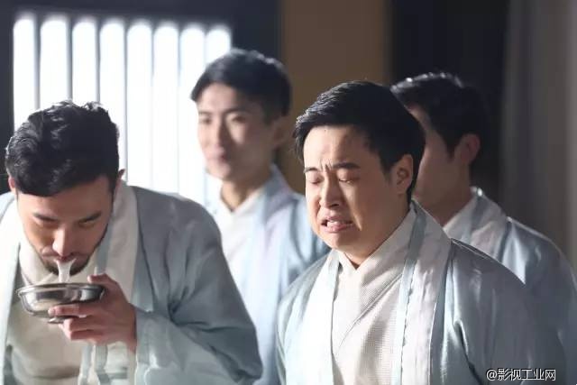 【淘梦资讯】亲一下会弯吗、NO是看一眼