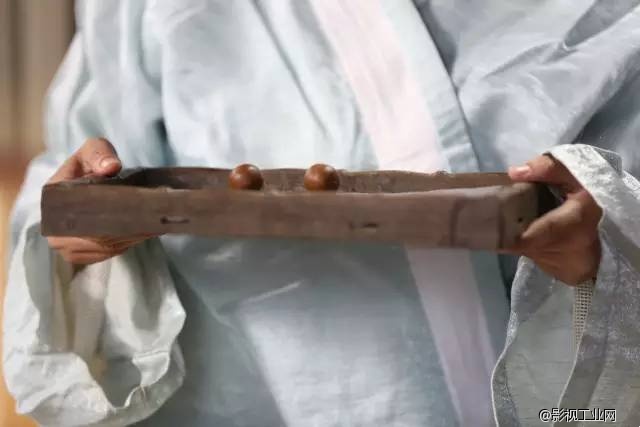 【淘梦资讯】亲一下会弯吗、NO是看一眼