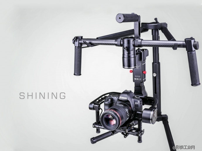 智云2016正式发布 专业级双手三轴稳定器
