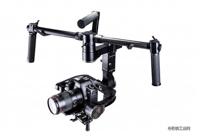智云2016正式发布 专业级双手三轴稳定器